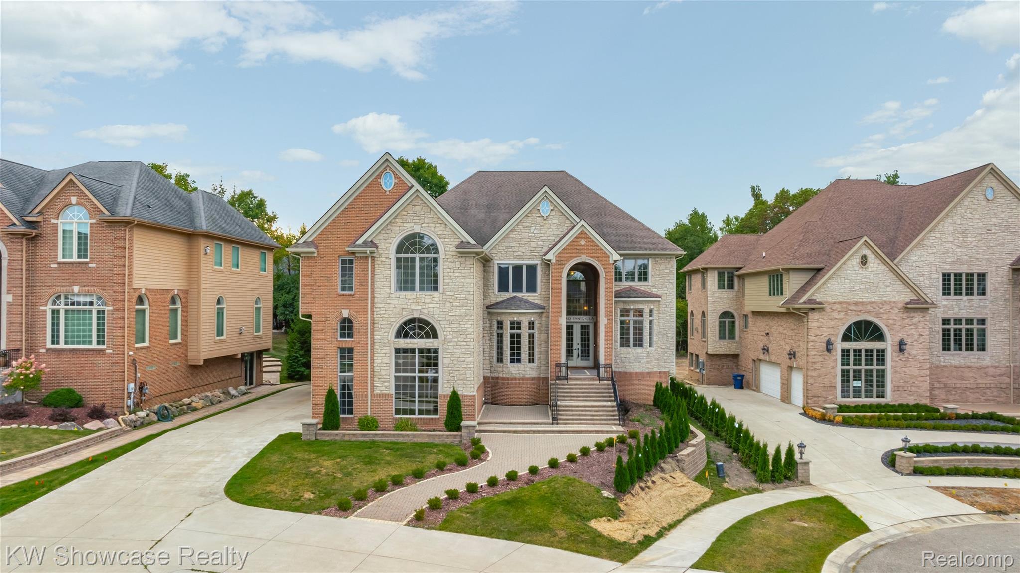 5512 Essex Court
