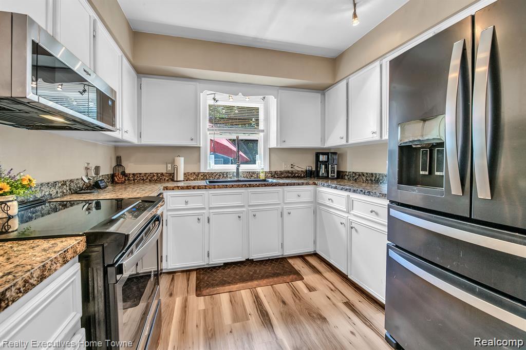 3011 W Woodland Drive