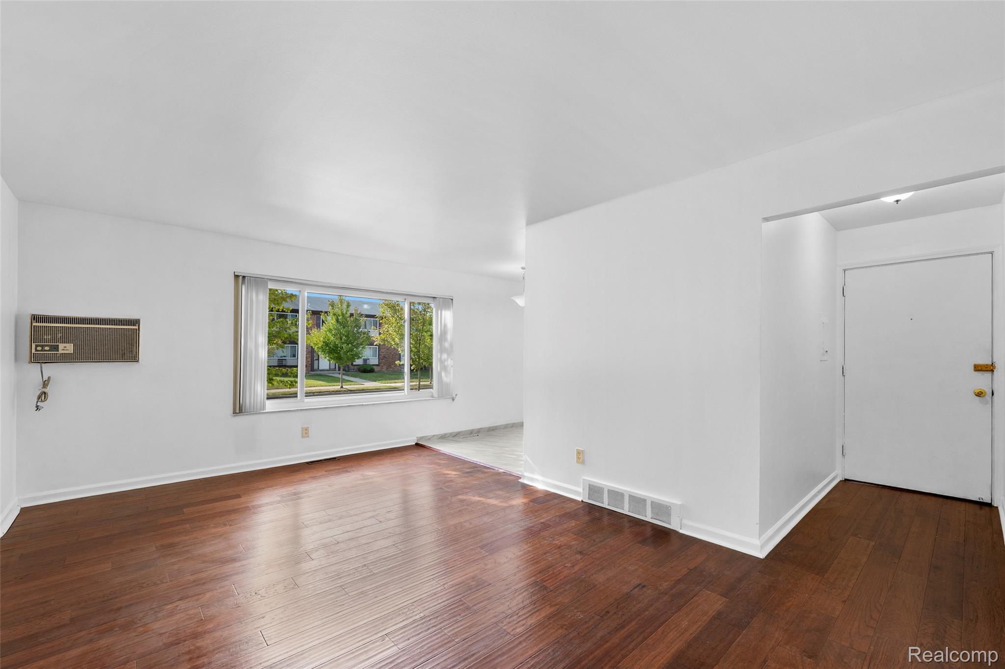 Royal Oak City, Michigan 48073, United States, 1 Bedroom Bedrooms, ,1 BathroomBathrooms,Residential,Active,206199