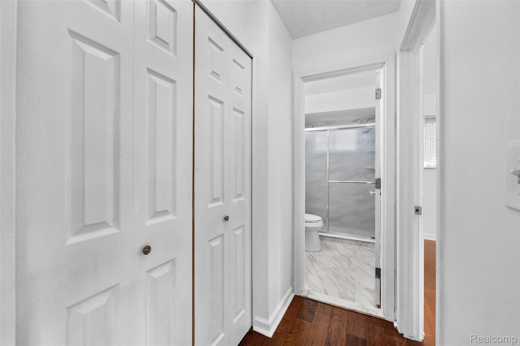 Royal Oak City, Michigan 48073, United States, 1 Bedroom Bedrooms, ,1 BathroomBathrooms,Residential,Active,206199