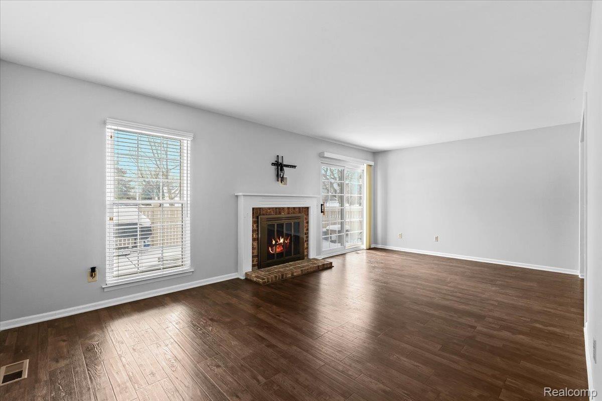 21106 W Glen Haven Circle