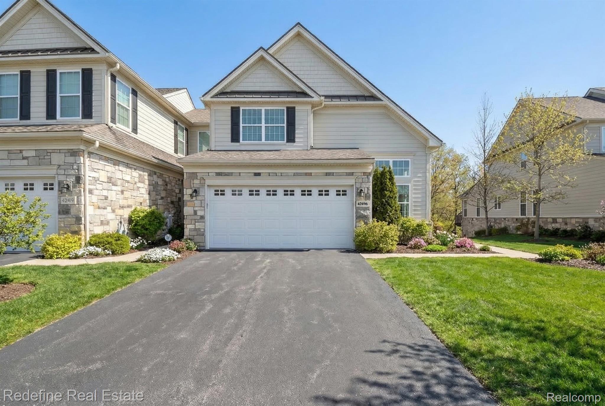 42896 Cardinal Way