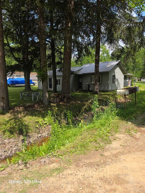 485 Bushong Beach Drive Hay Township MI 48624