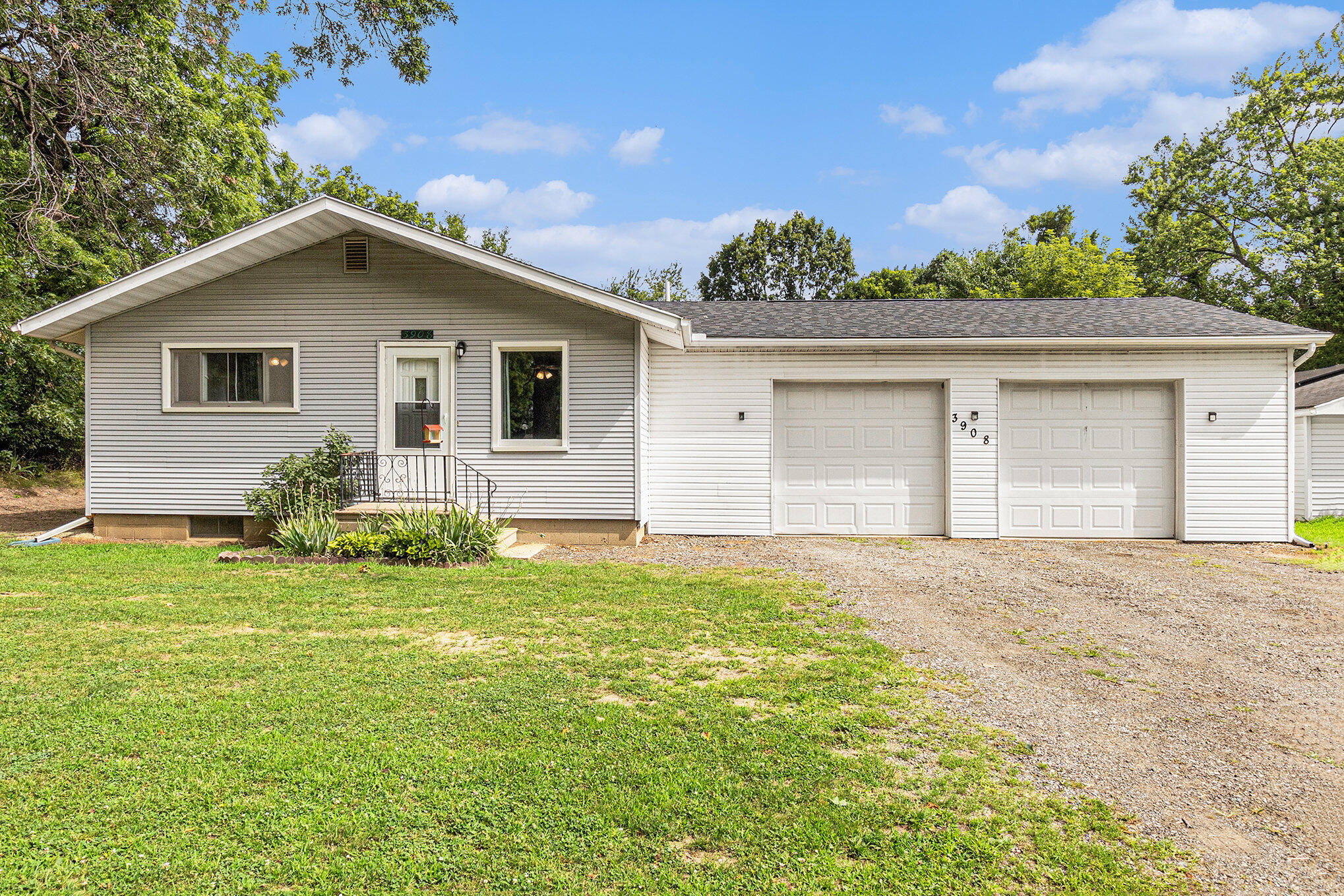 3908 Seymour Road