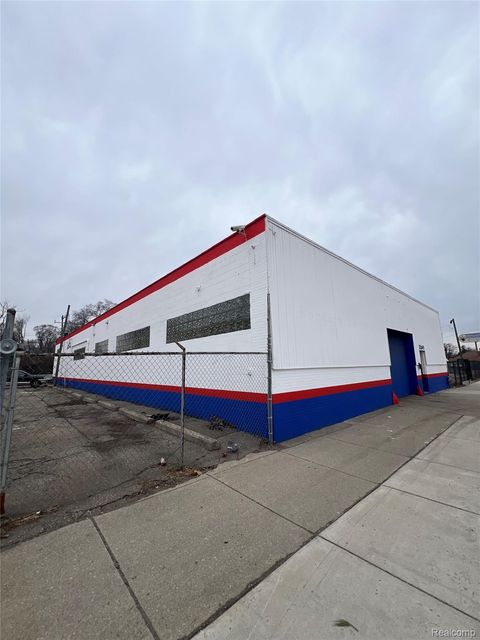 22541 Grand River Avenue Detroit City MI 48219