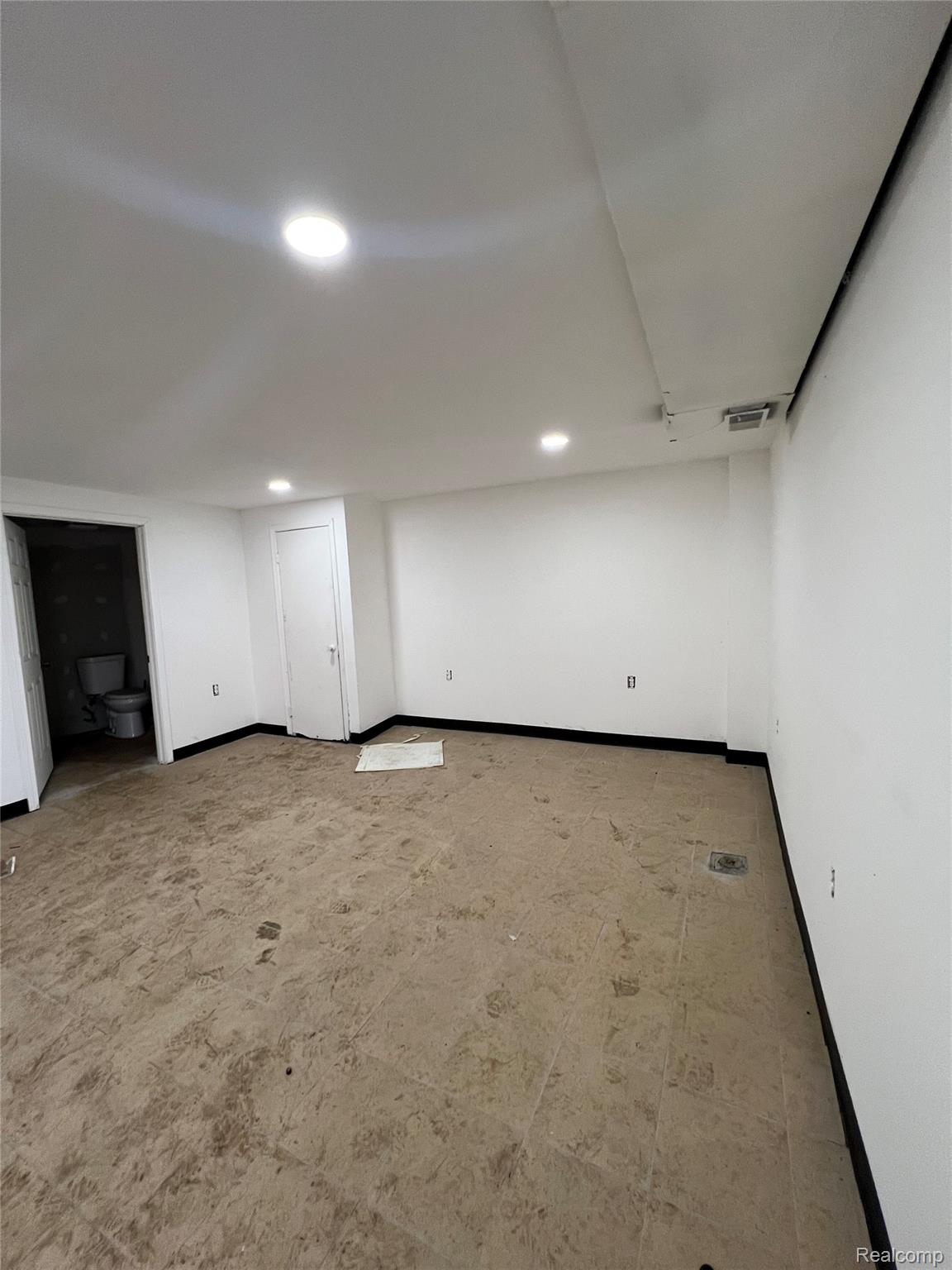 22541 Grand River Avenue