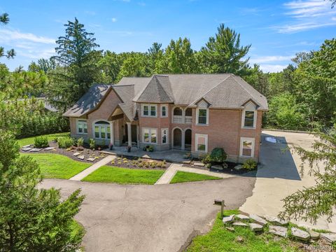 Photo of 41901 8 Mile Road, Northville City, MI 48167 (MLS # 20251021019)