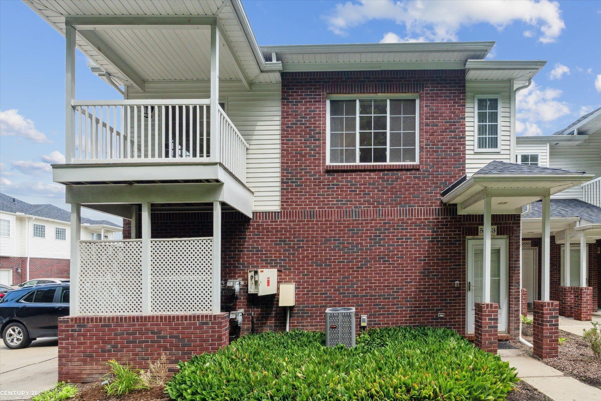 5283 Twin Oaks Drive