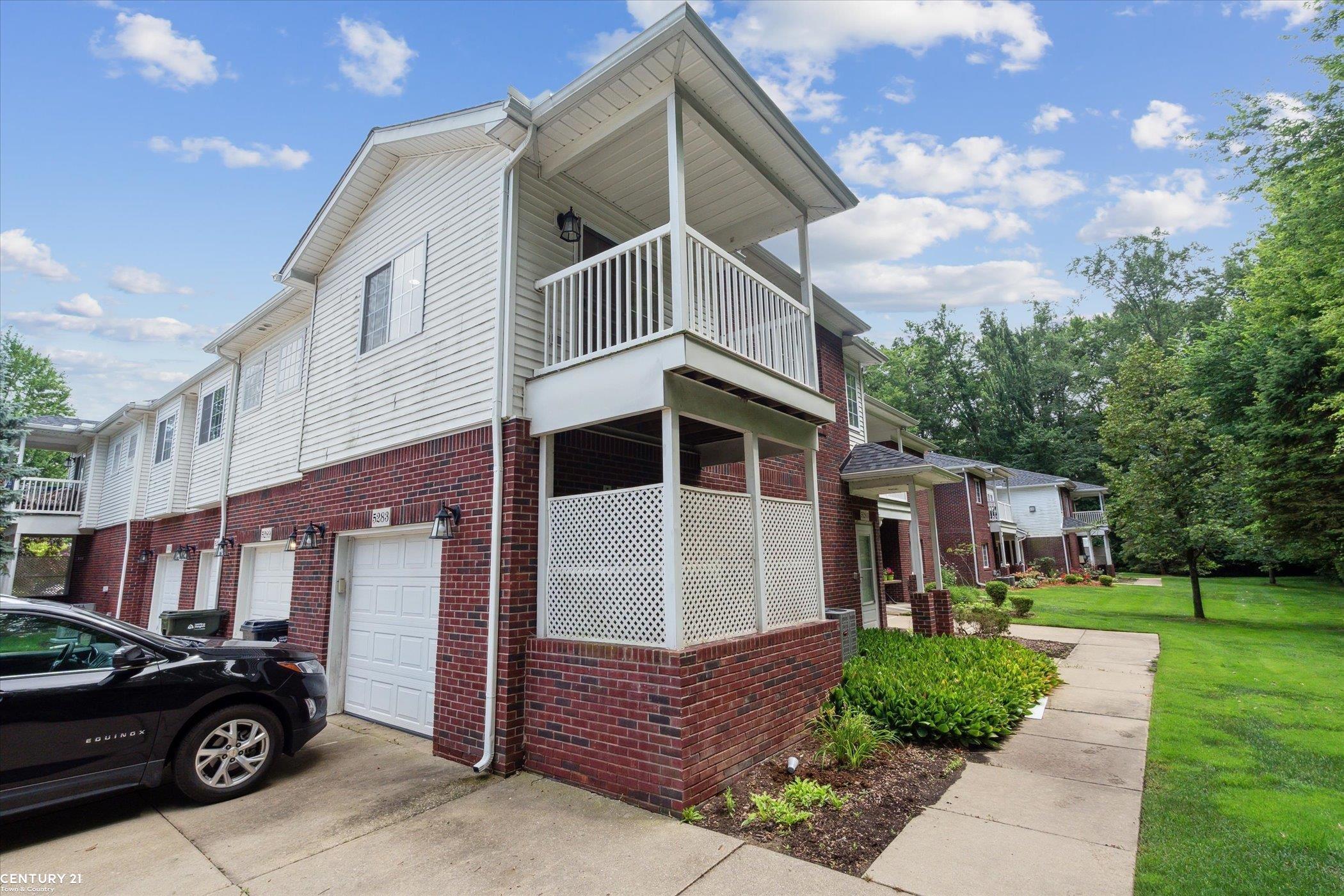 5283 Twin Oaks Drive