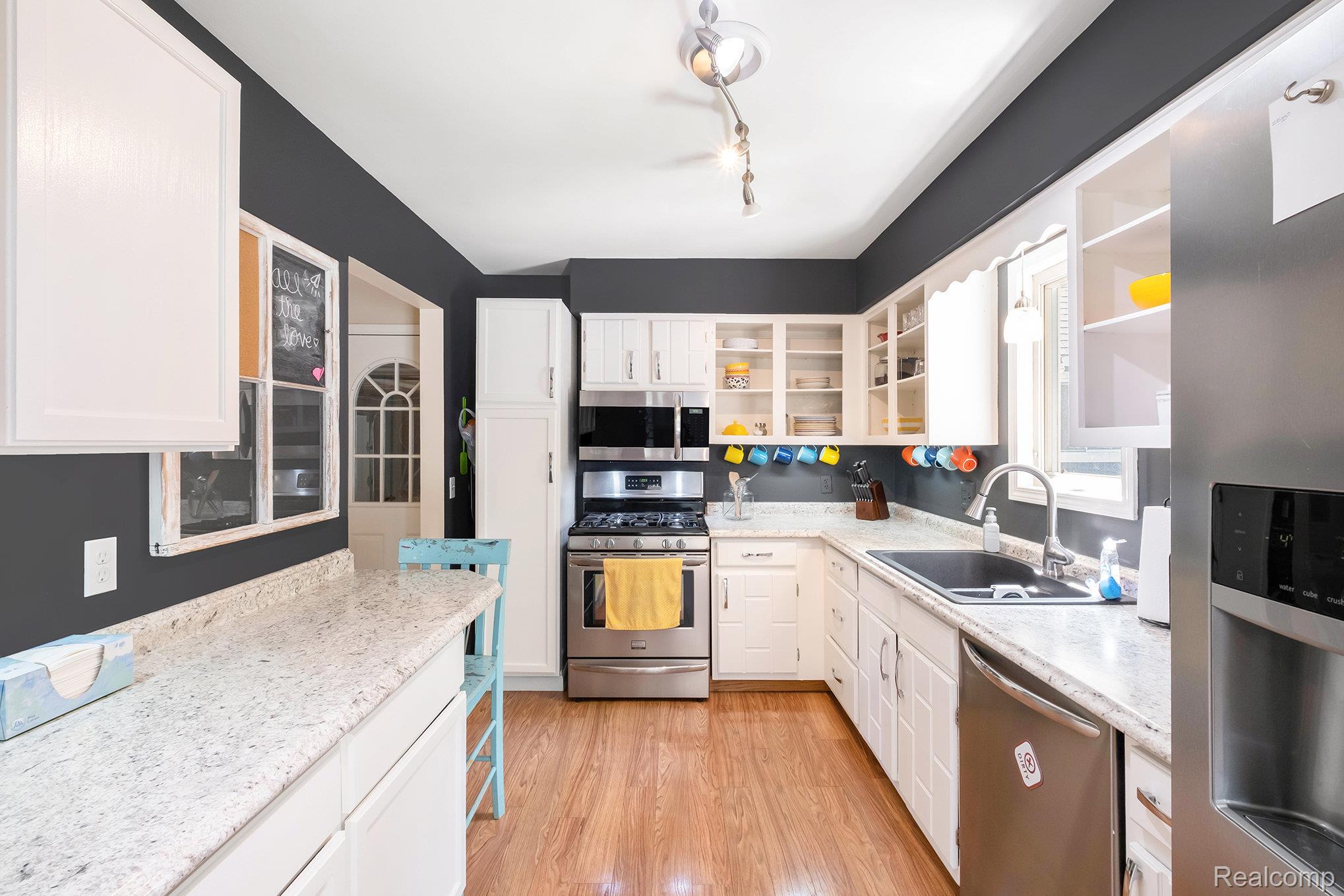 Fenton City, Michigan 48430, United States, 3 Bedrooms Bedrooms, ,2 BathroomsBathrooms,Residential,Coming Soon,165283