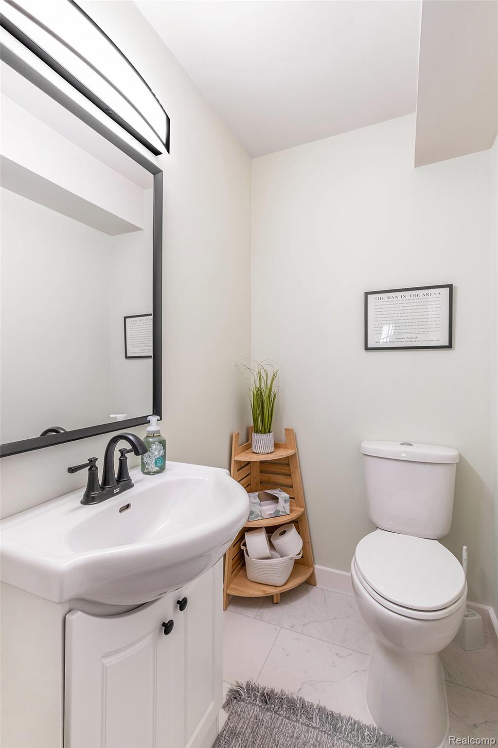 Fenton City, Michigan 48430, United States, 3 Bedrooms Bedrooms, ,2 BathroomsBathrooms,Residential,Coming Soon,165283