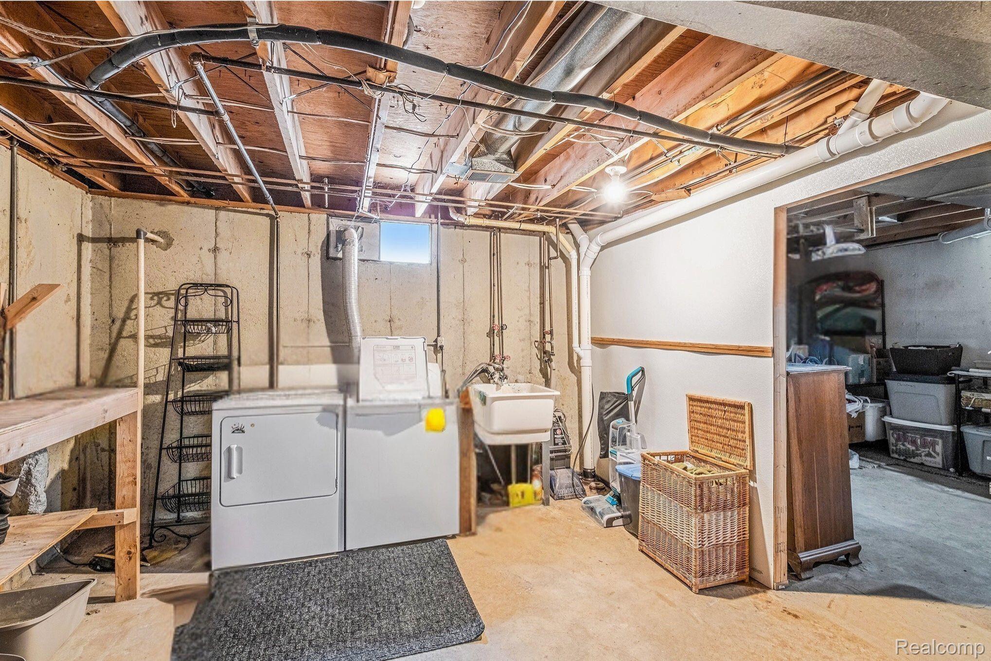 Fenton City, Michigan 48430, United States, 3 Bedrooms Bedrooms, ,2 BathroomsBathrooms,Residential,Coming Soon,165283