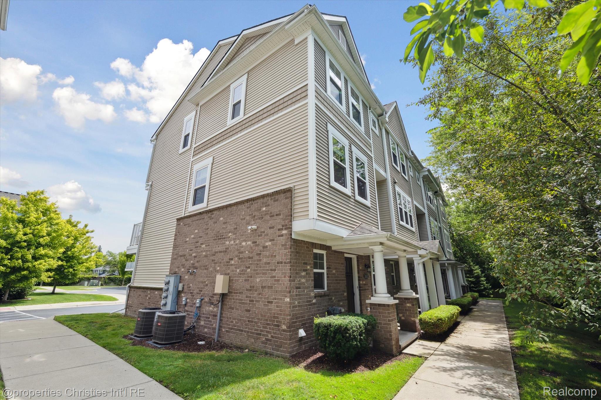 1051 N Sherman Drive B19