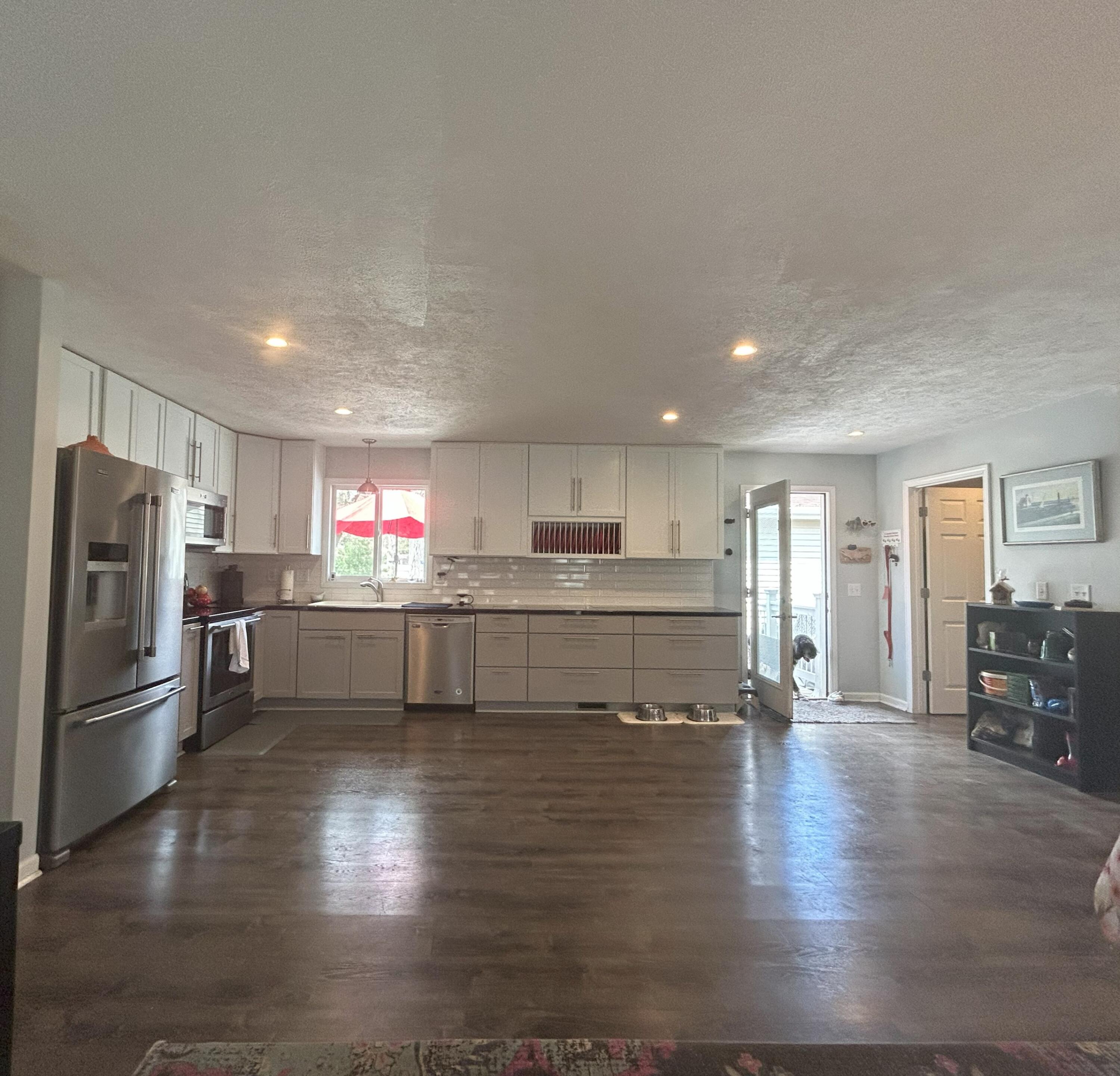 496 W Kenwood Road