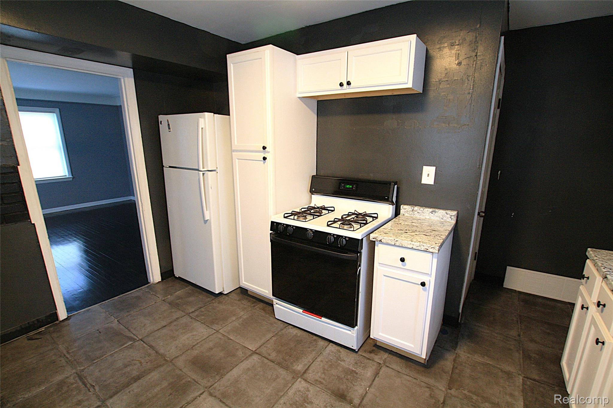 2713 Brownell Boulevard