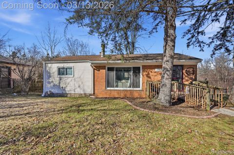 3762 Percy King Road Waterford Charter Township MI 48329