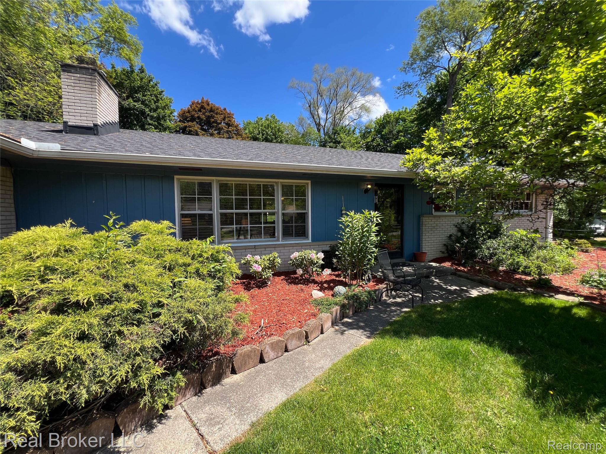 33200 Raphael Road