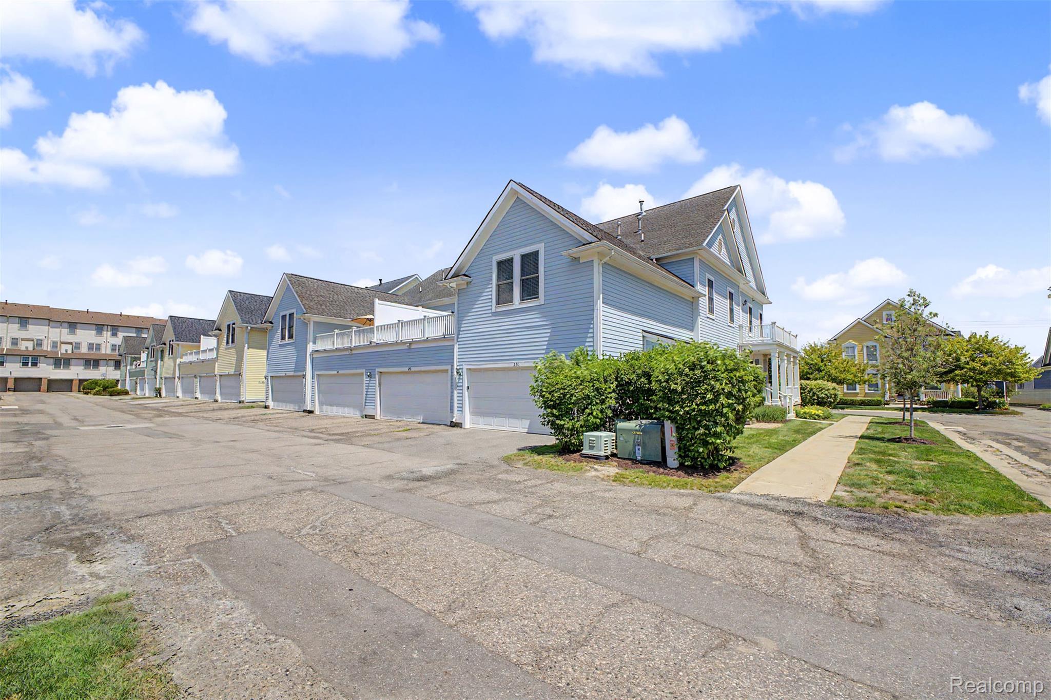 370 Roosevelt Street