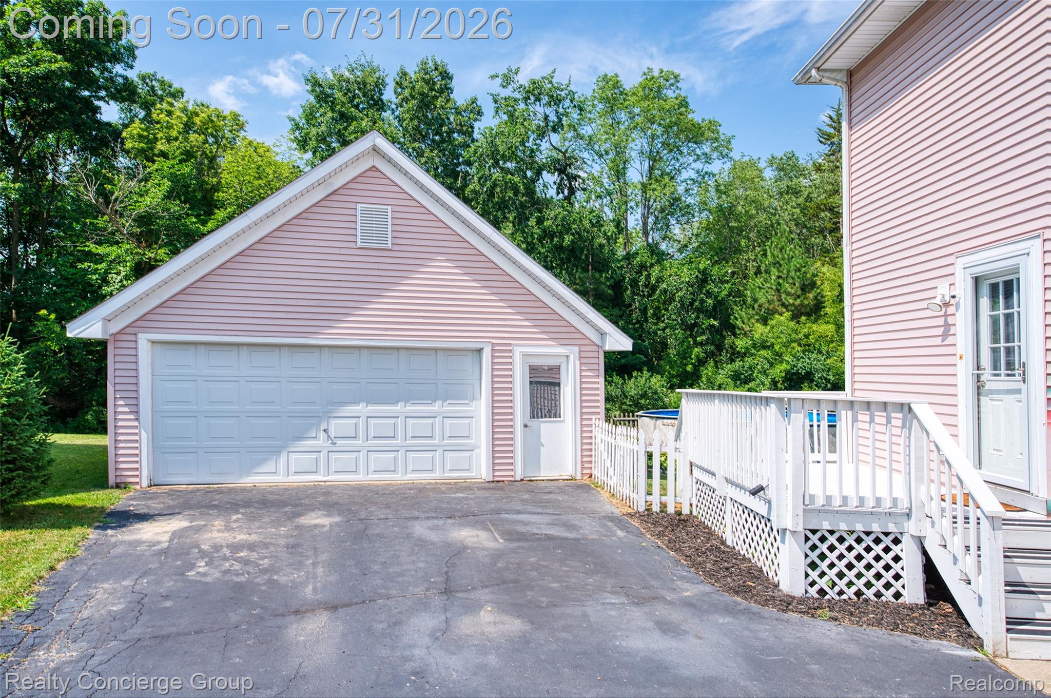 476 Waverly