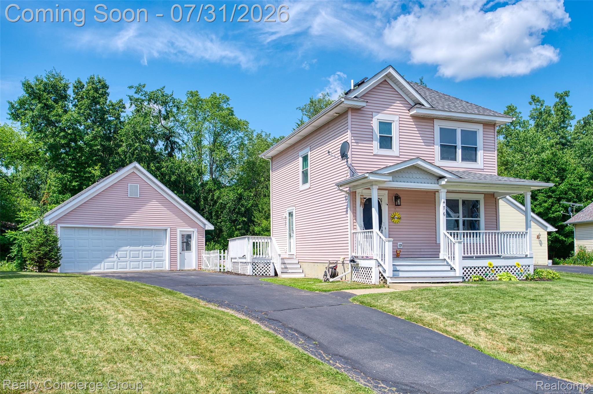 476 Waverly