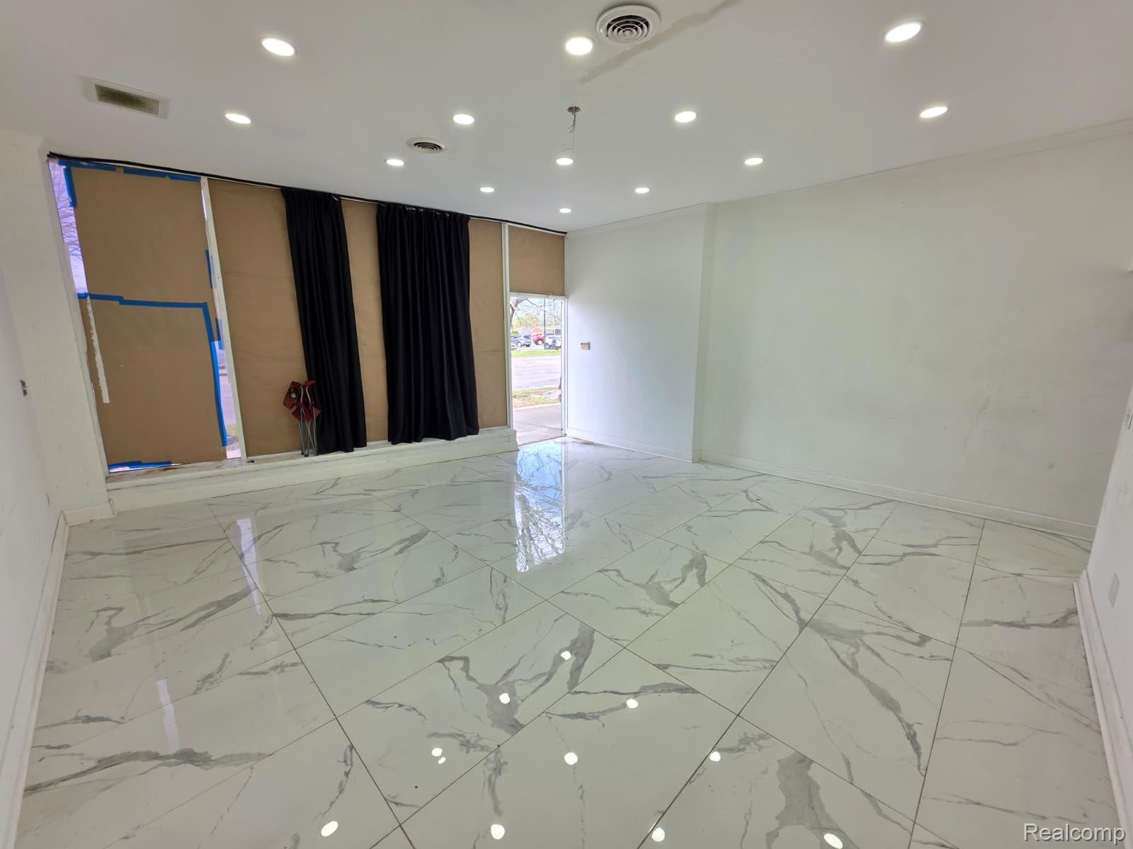 25241 W Warren Street