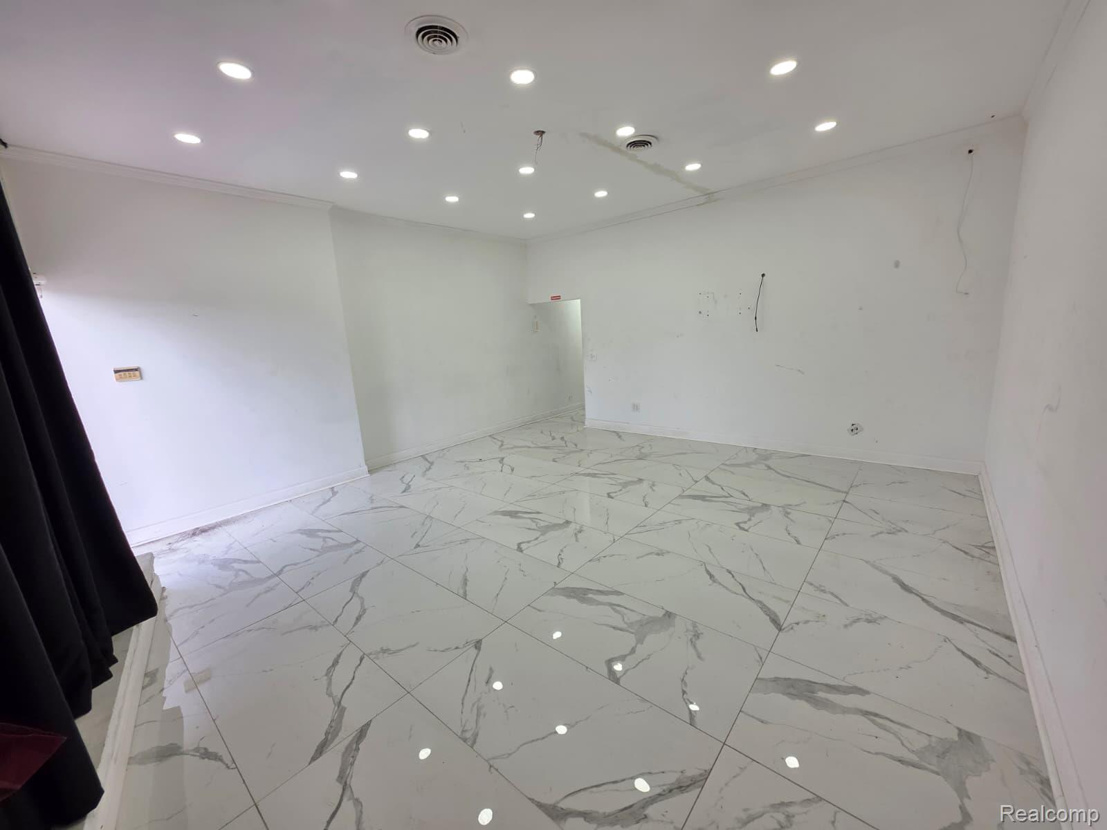 25241 W Warren Street