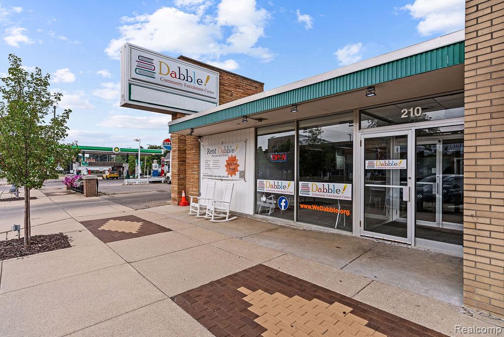 210 N Saginaw Street