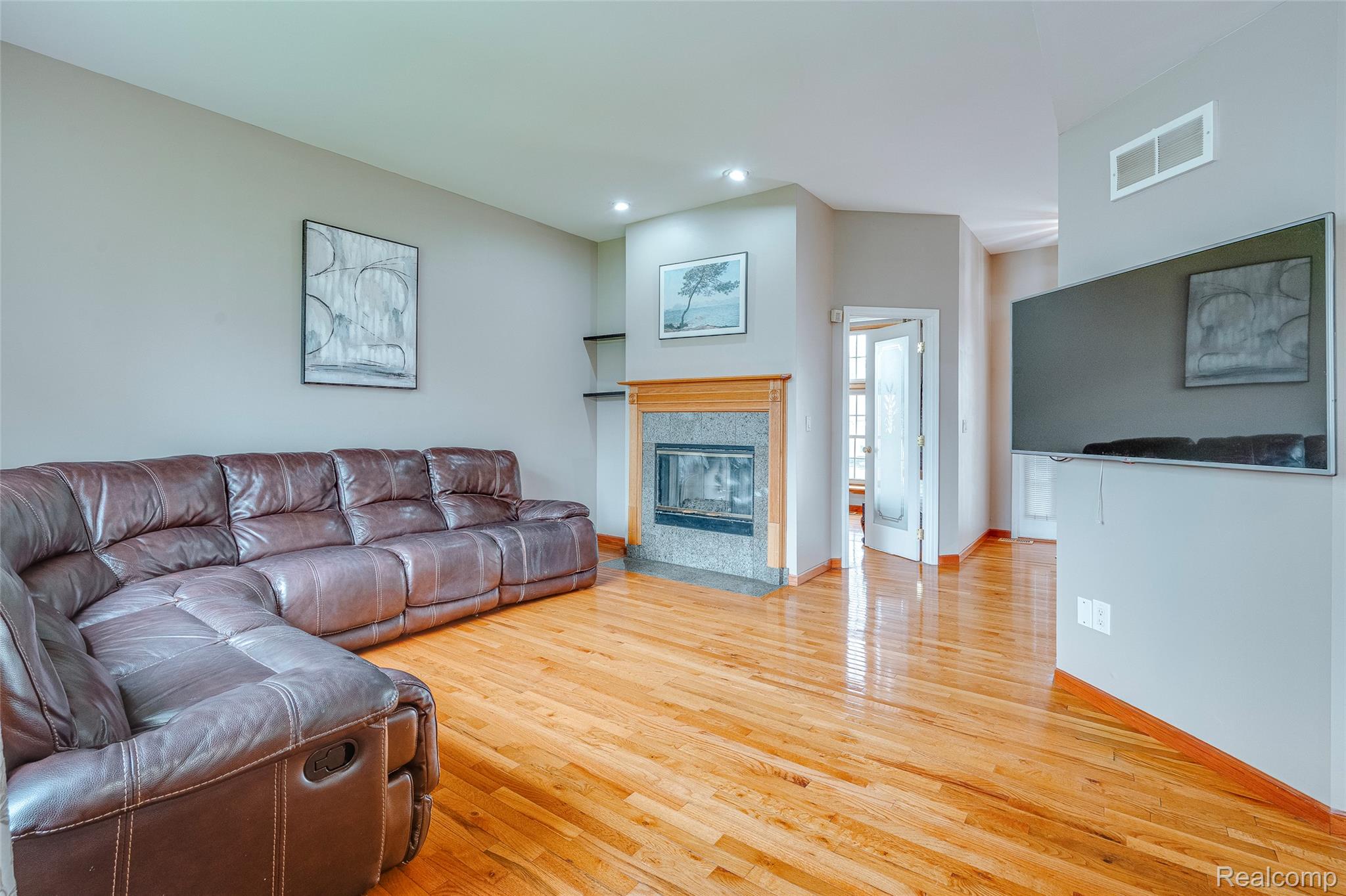 43470 Algonquin Drive