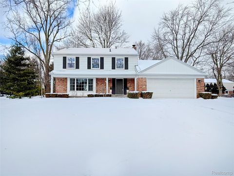 20040 Old Coach Road Beverly Hills Village MI 48025