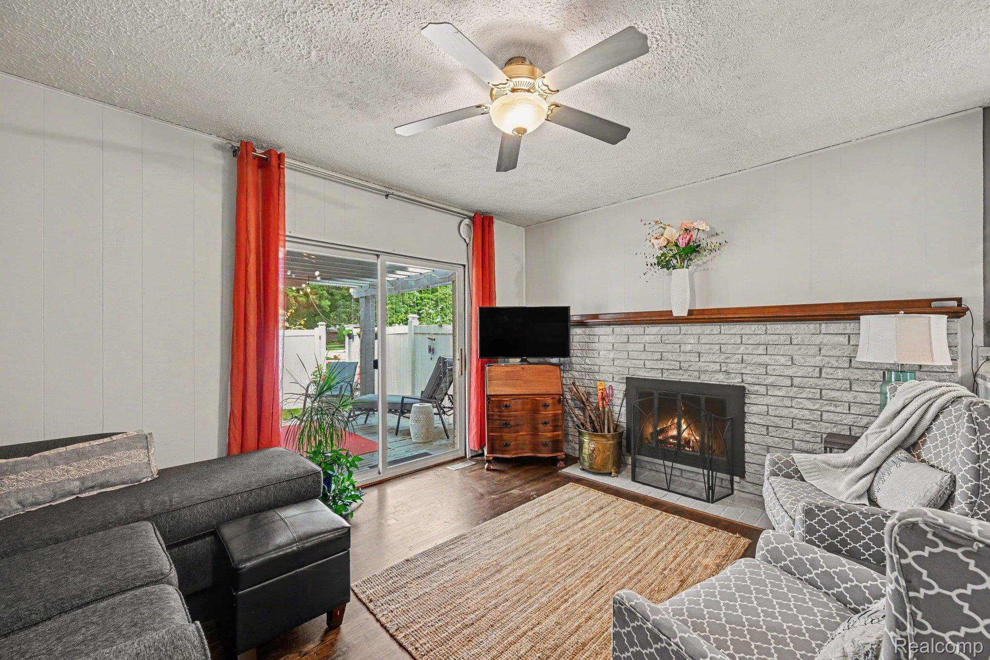 43875 Somerset Square