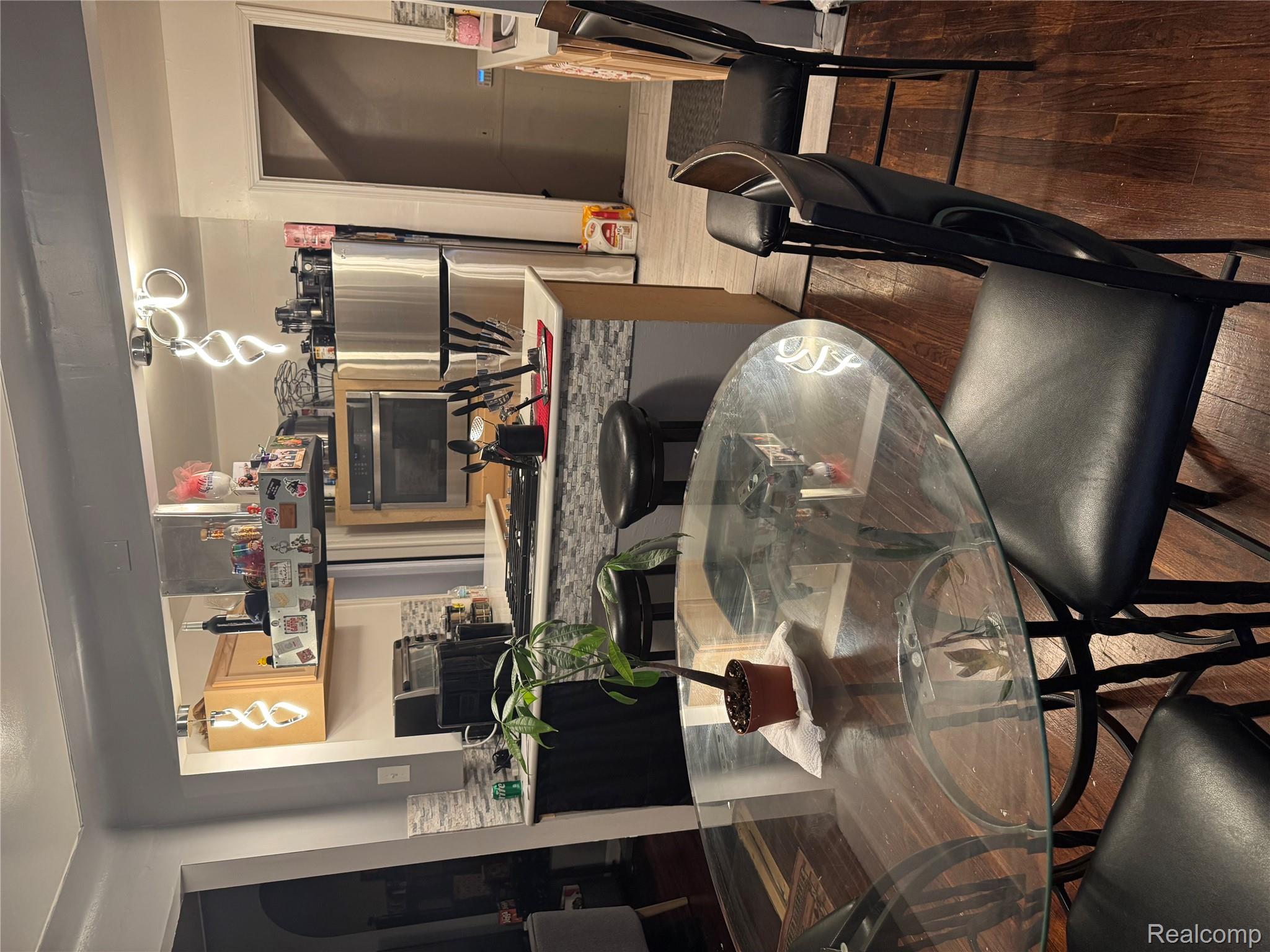 18466 Mendota Street