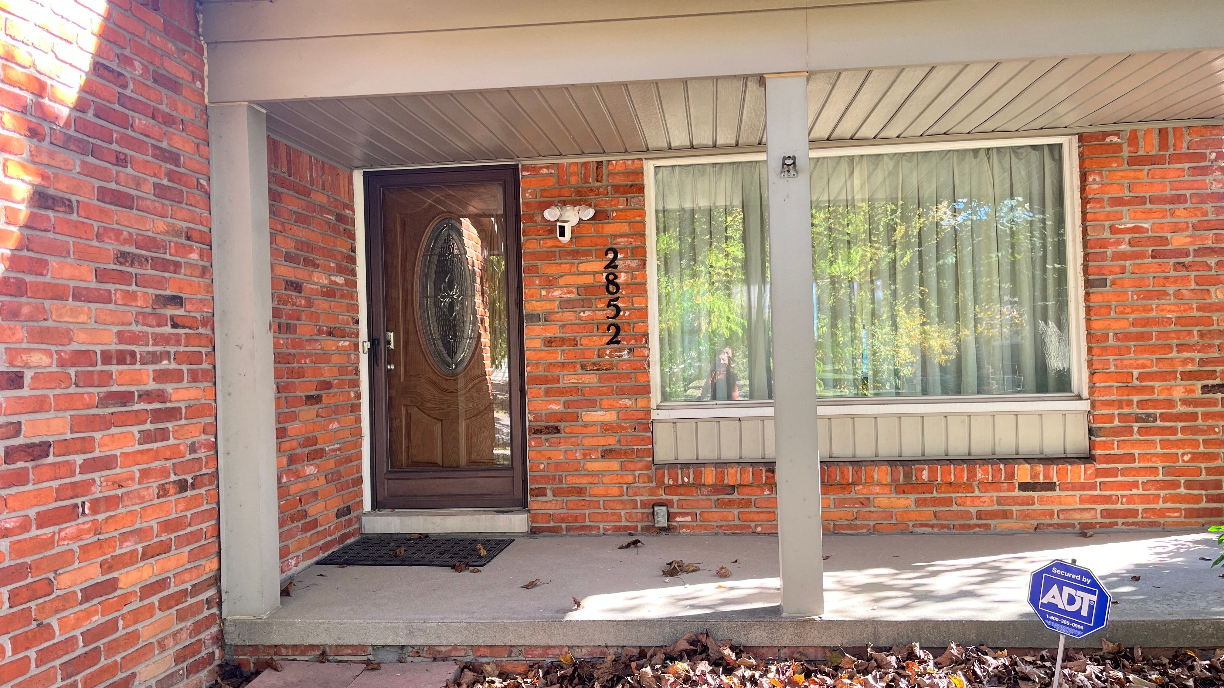 2852 MAYFAIR Drive