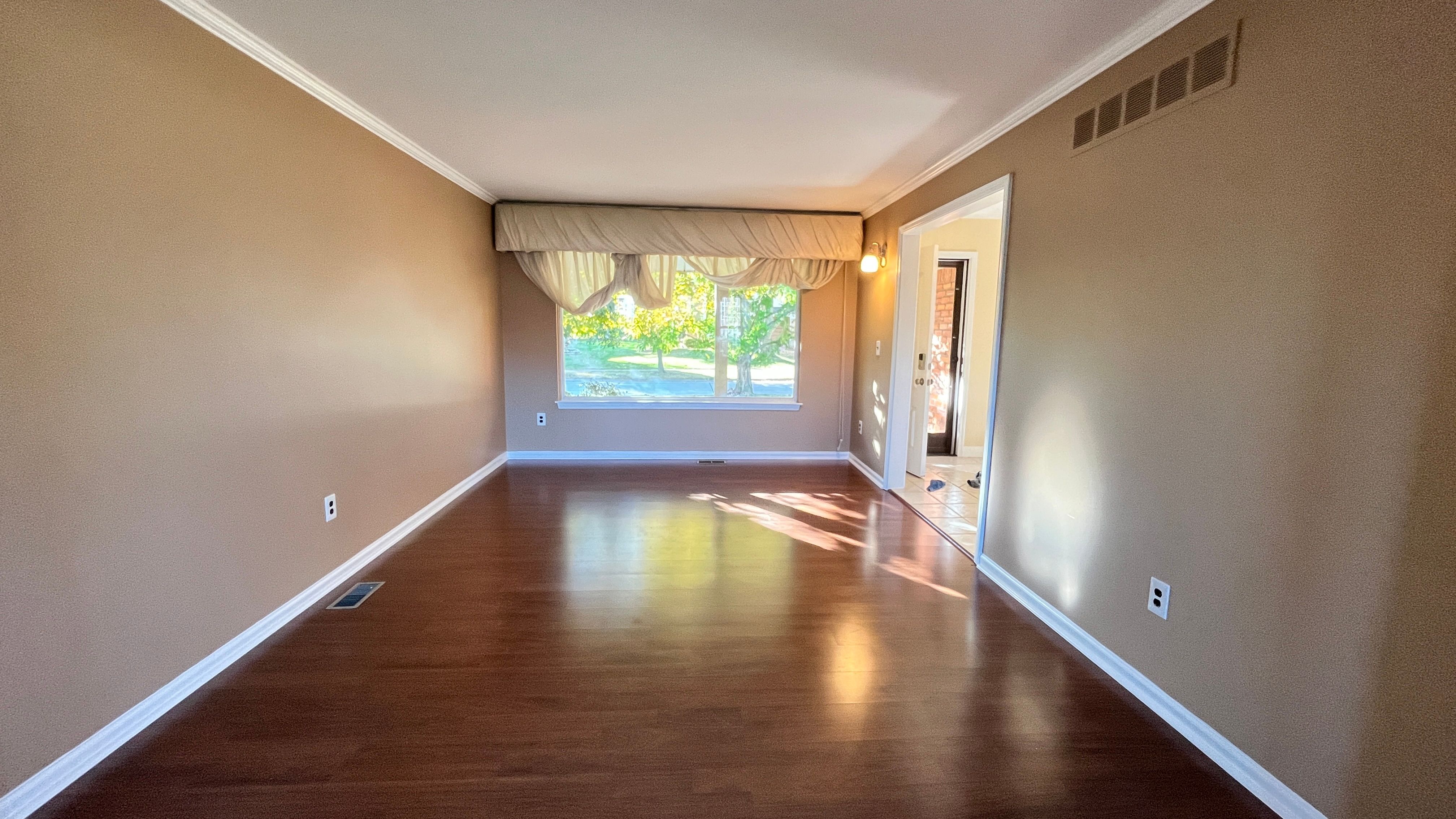 2852 MAYFAIR Drive