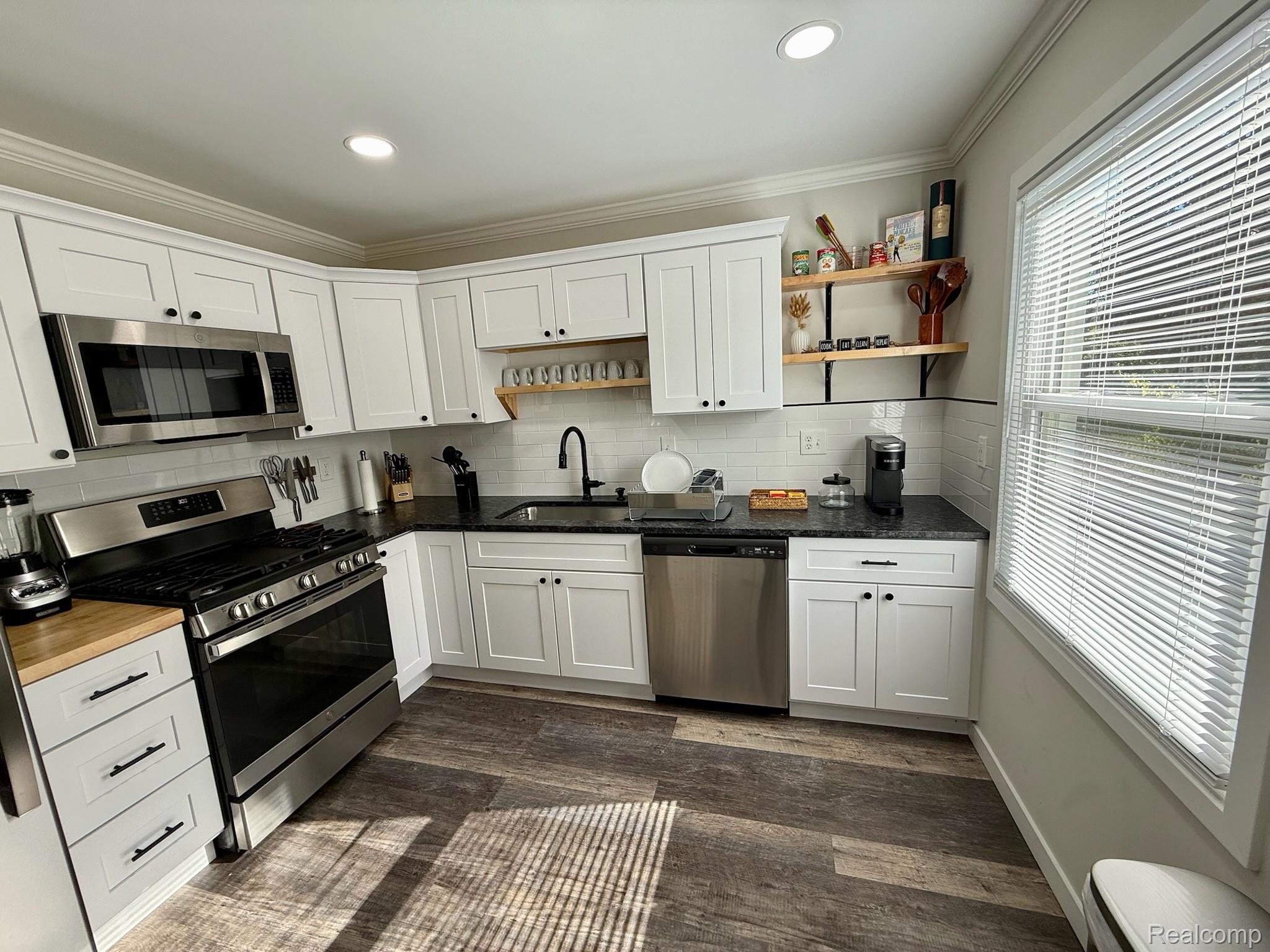 Warren City, Michigan 48089, United States, 3 Bedrooms Bedrooms, ,1 BathroomBathrooms,Residential,Active,234120