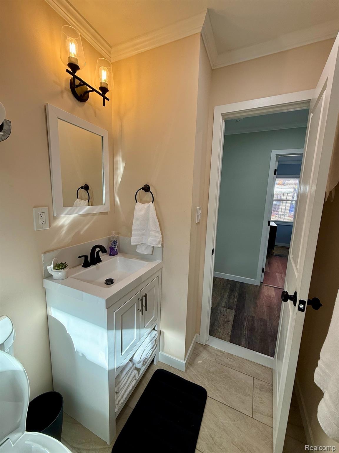 Warren City, Michigan 48089, United States, 3 Bedrooms Bedrooms, ,1 BathroomBathrooms,Residential,Active,234120