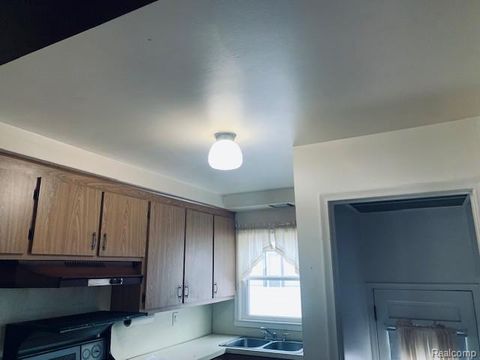 Tiny photo for 184 W Strathmore Avenue, Pontiac City, MI 48340 (MLS # 20261010247)