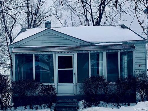 Photo of 184 W Strathmore Avenue, Pontiac City, MI 48340 (MLS # 20261010247)