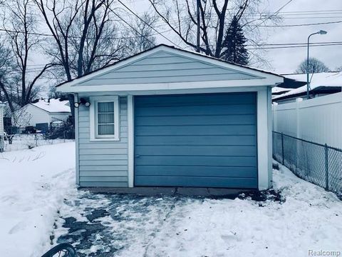 Tiny photo for 184 W Strathmore Avenue, Pontiac City, MI 48340 (MLS # 20261010247)