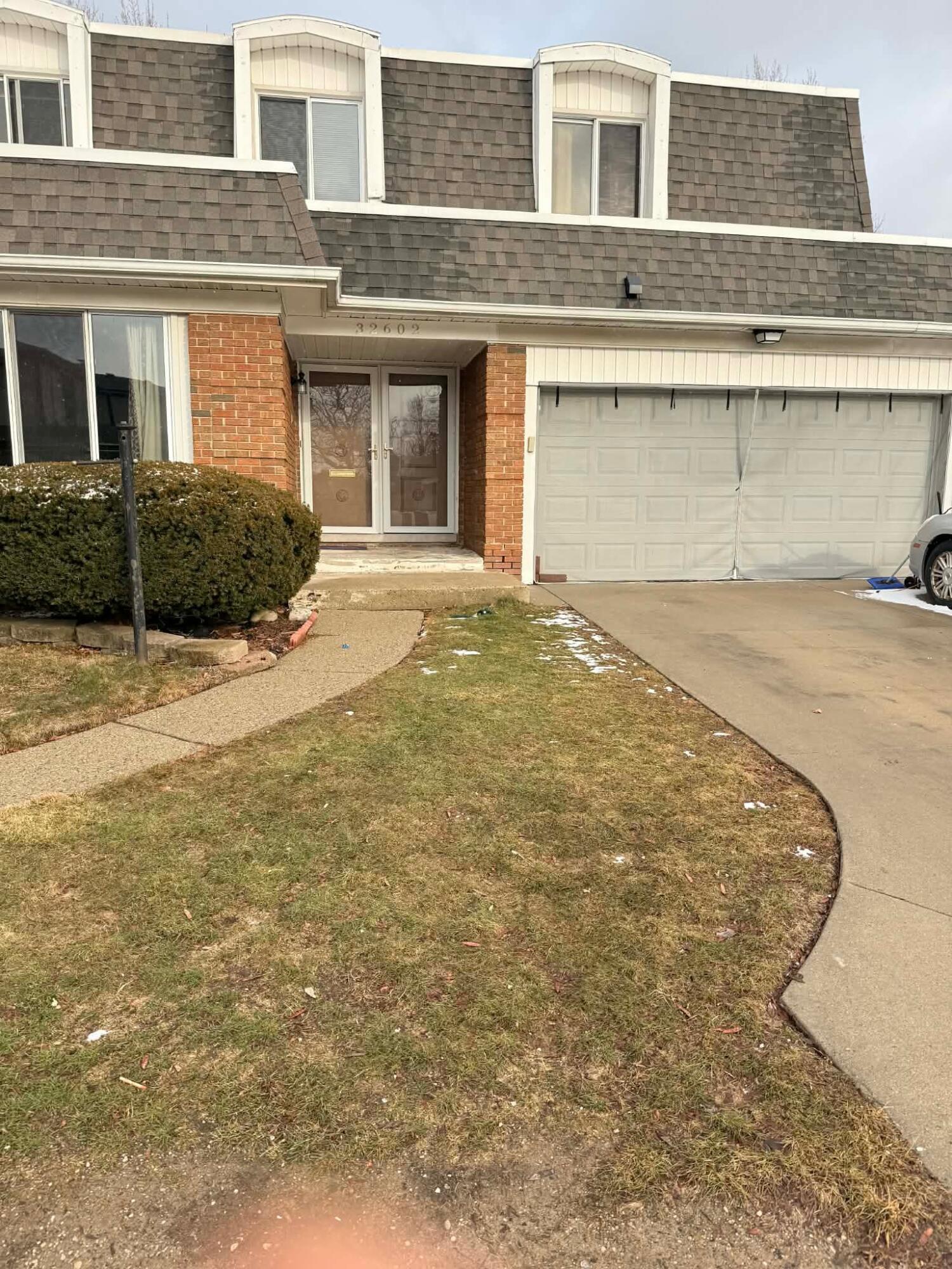 32602 Barclay Square