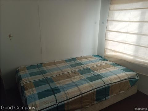 Tiny photo for 16508 Strathmoor Street, Detroit City, MI 48235 (MLS # 20261021706)