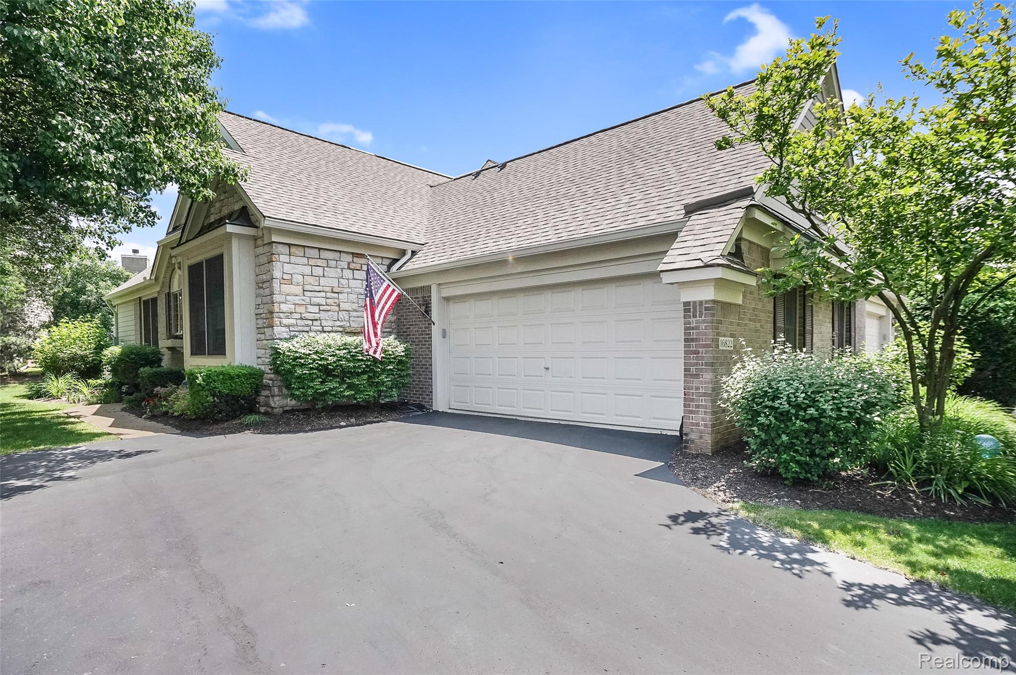 16822 Lochmoor Circle W