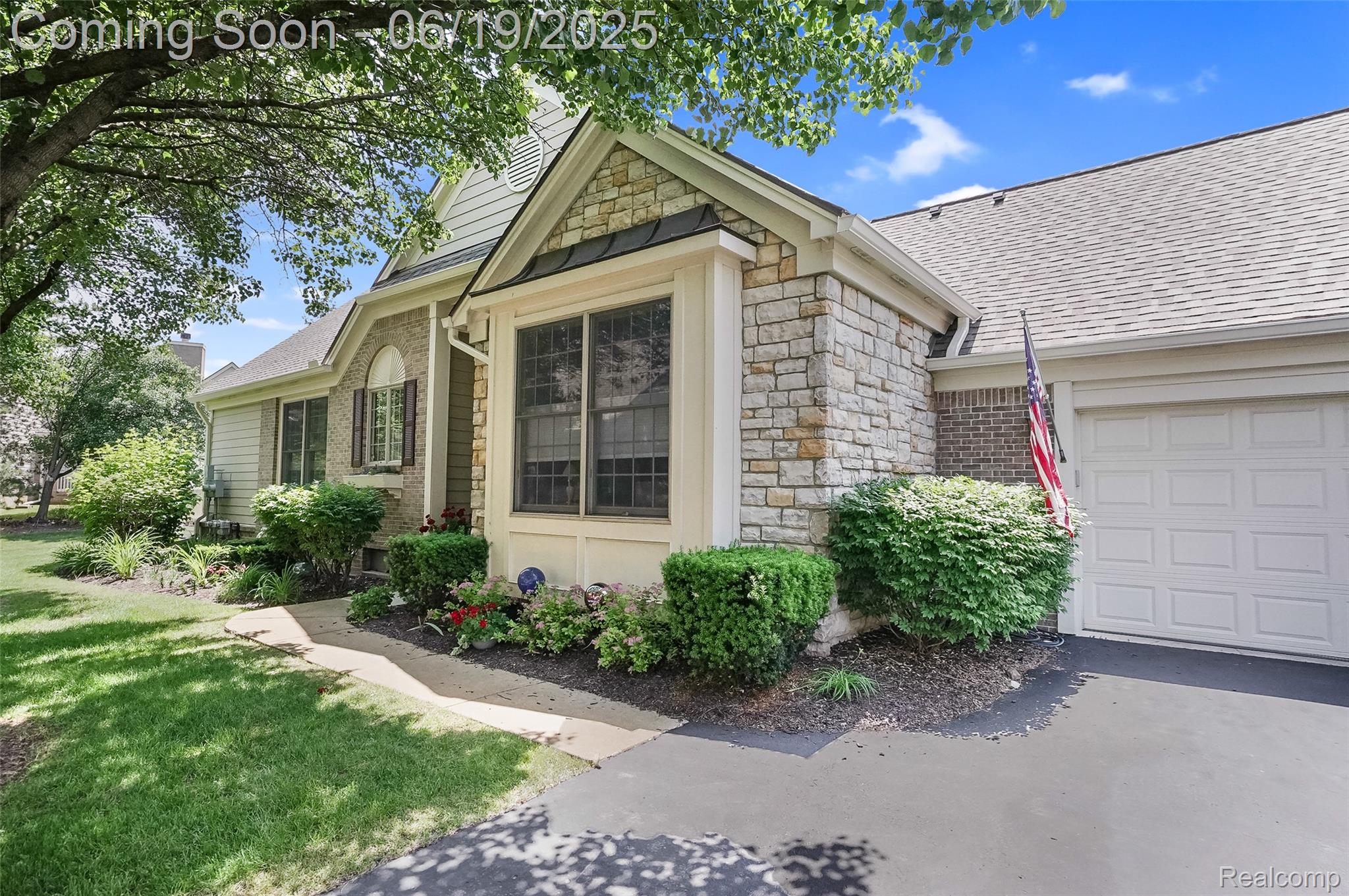 16822 Lochmoor Circle W
