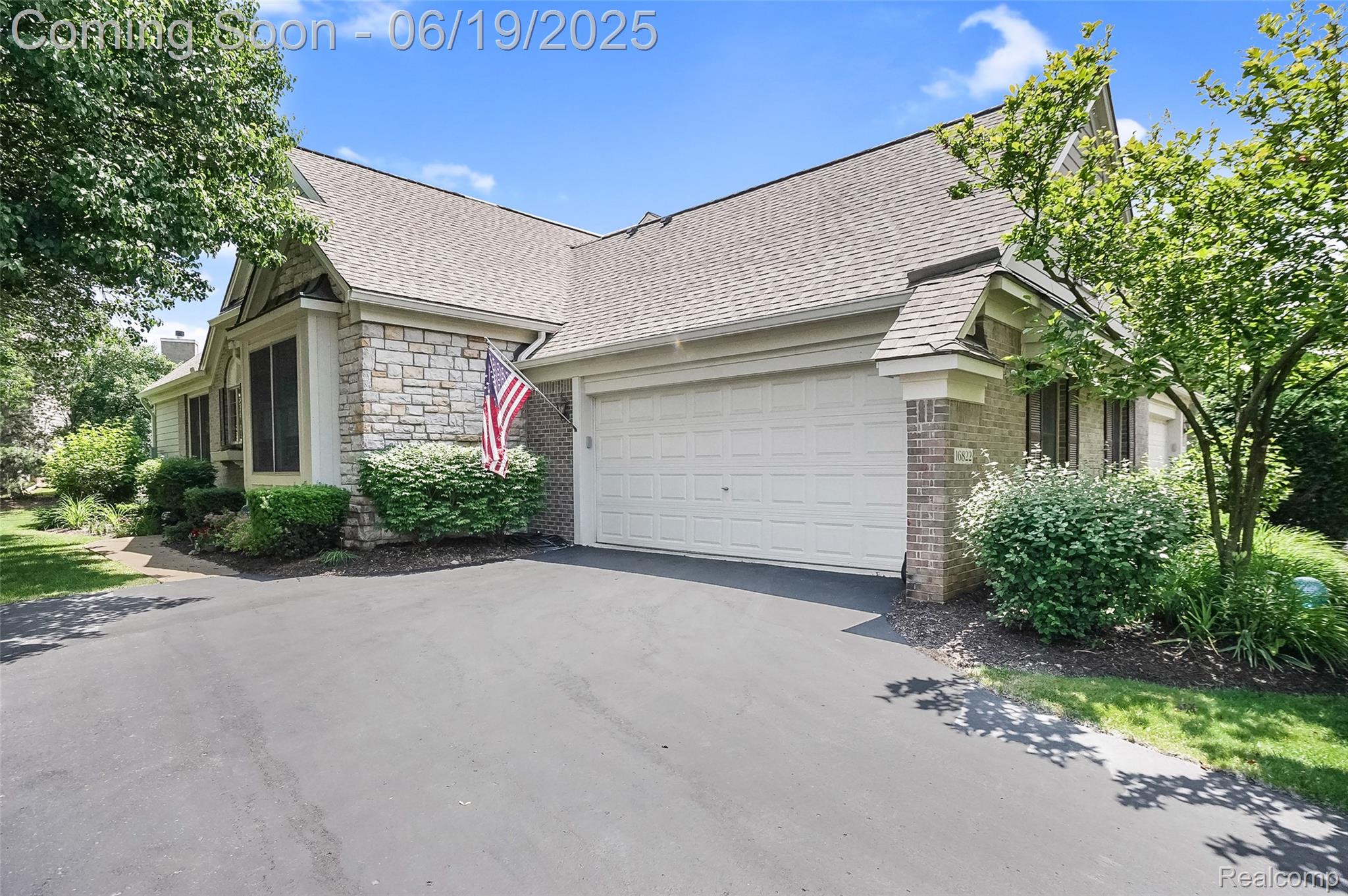 16822 Lochmoor Circle W