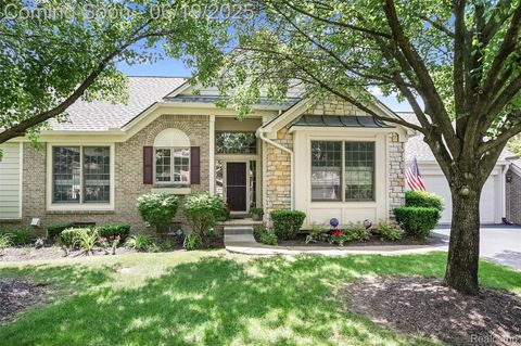16822 Lochmoor Circle W Northville City MI 48168
