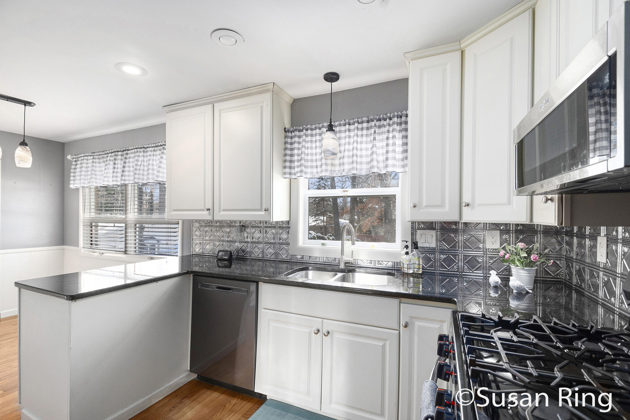 Grand Rapids, Michigan 49508, United States, 3 Bedrooms Bedrooms, ,3 BathroomsBathrooms,Residential,Active,252030