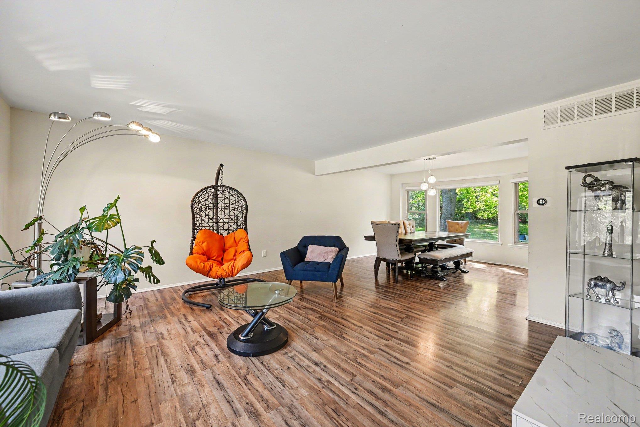 29579 Kings Pointe Court