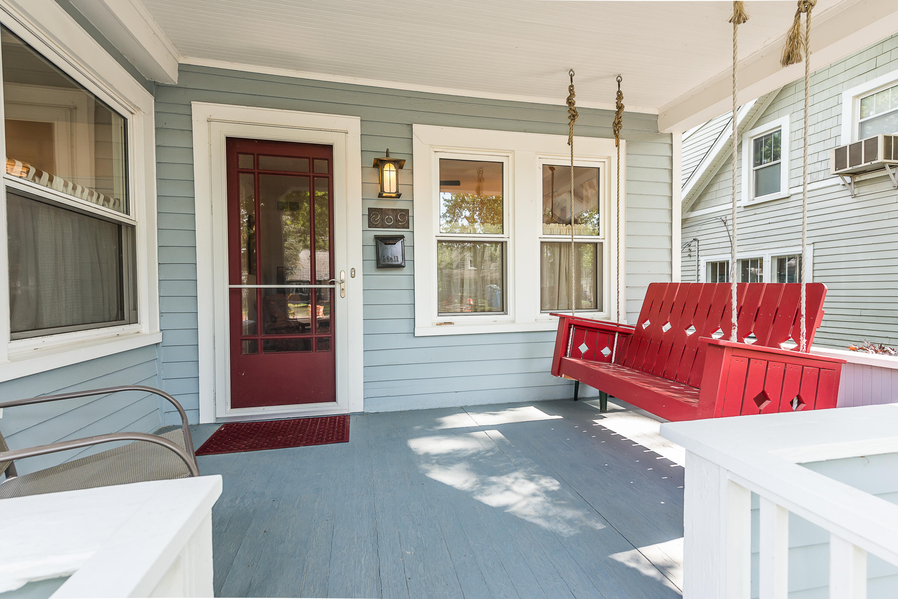 809 Pauline Boulevard