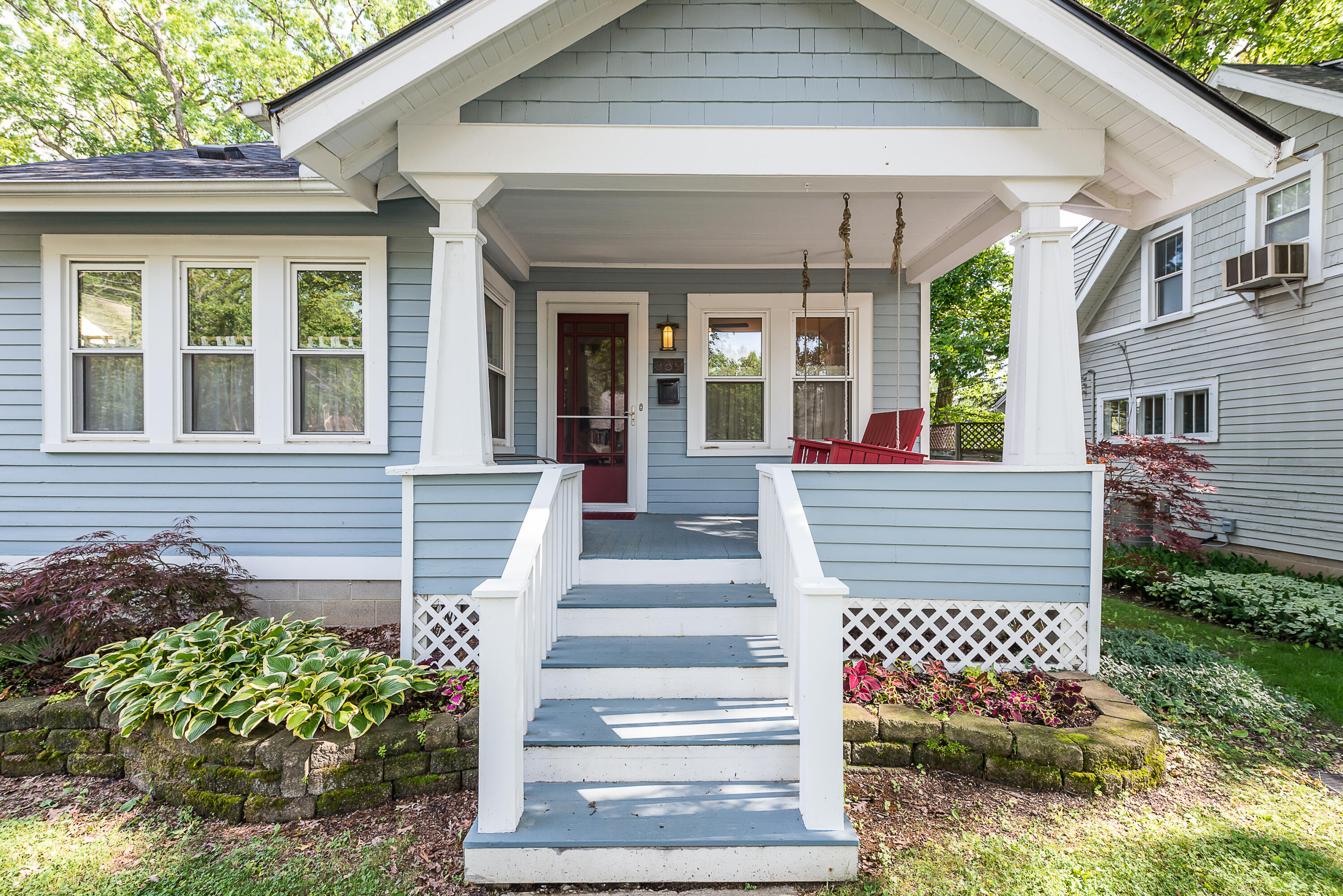 809 Pauline Boulevard