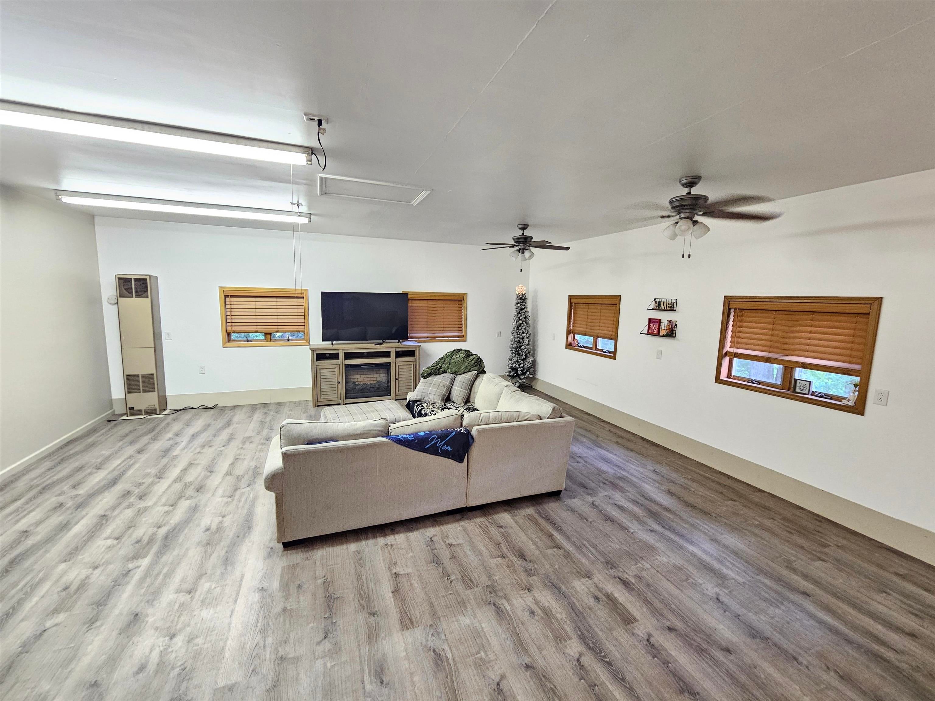 3963 Cadillac Road