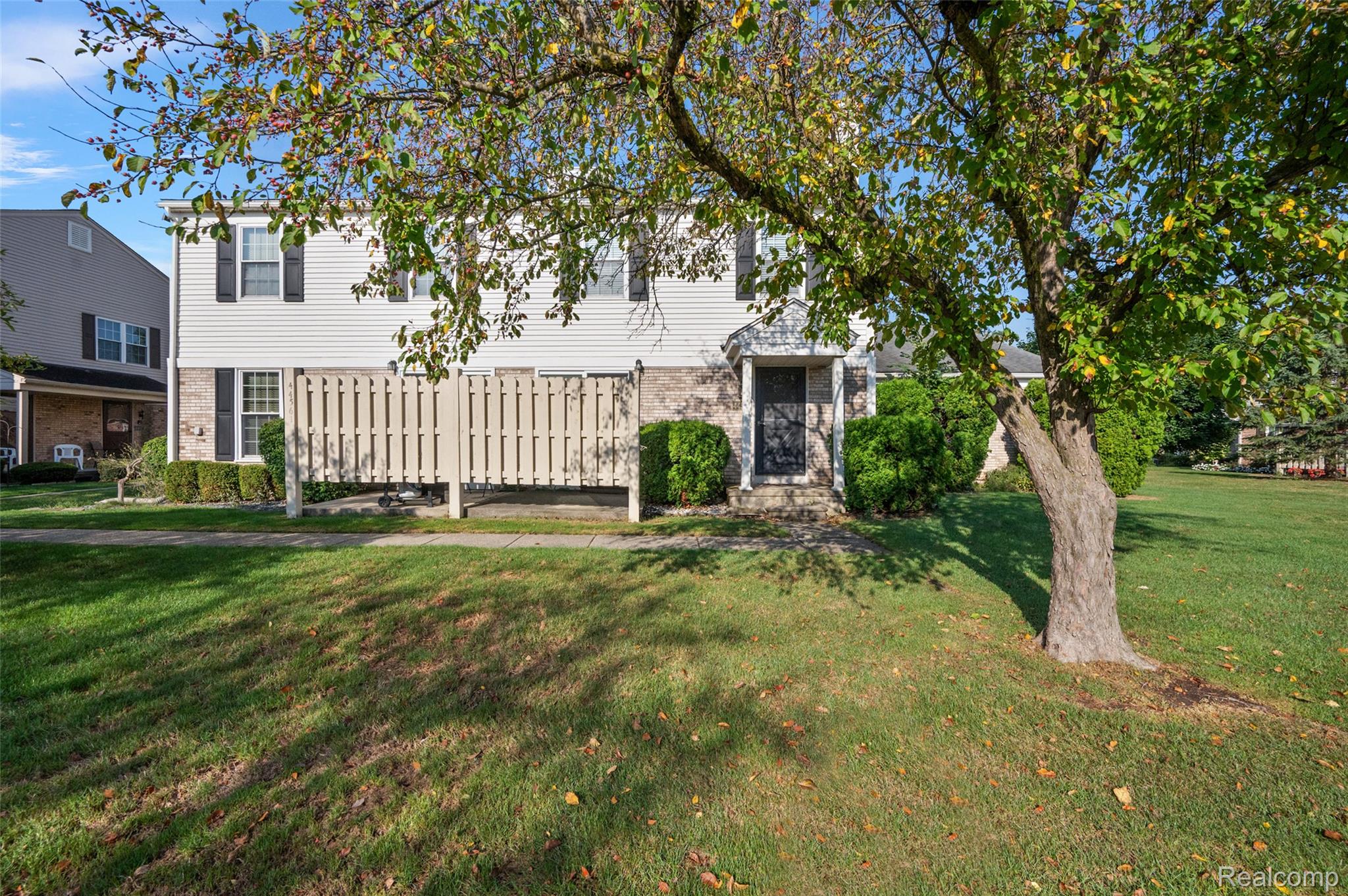 44555 N Bunker Hill Drive